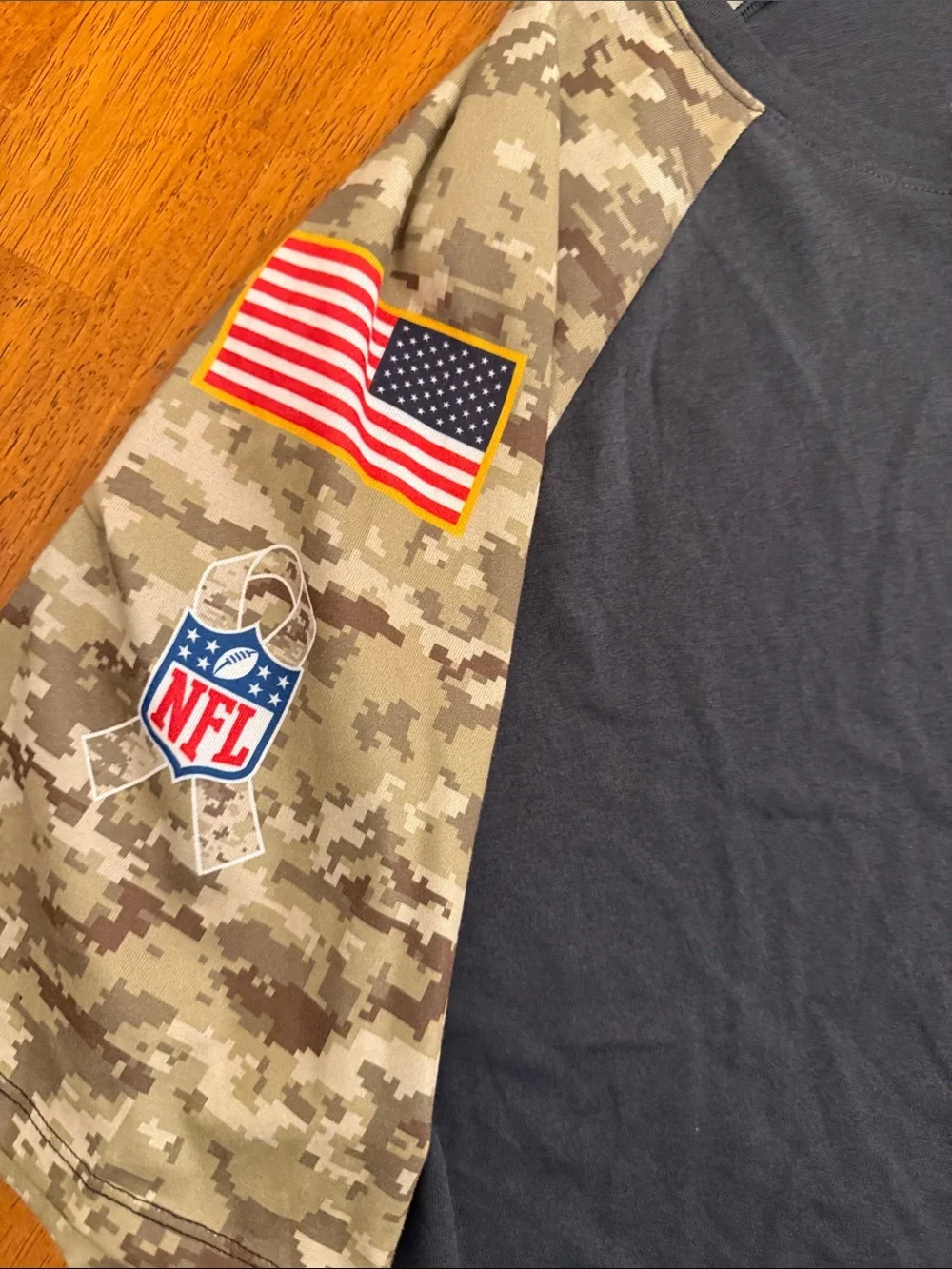 Nike Los Angeles Rams Navy Tee with Camo Sleeves xl